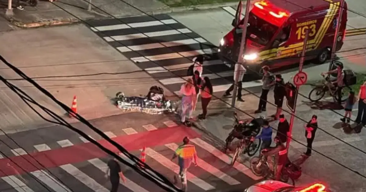 Acidente entre moto e ônibus deixa motociclista morto em São José