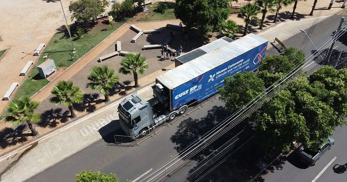 Carreta do Museu Catavento leva ciência e tecnologia gratuitamente a Aparecida