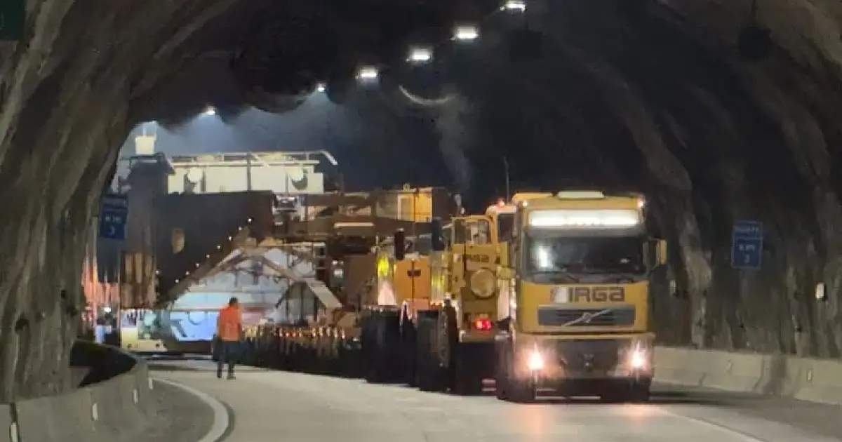 Transporte de transformador provoca bloqueios na Rodovia dos Tamoios
