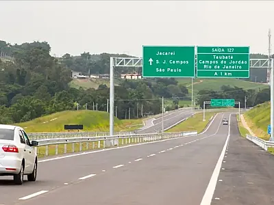Acidente ocorreu no km 122 da Carvalho Pinto em Jacareí.