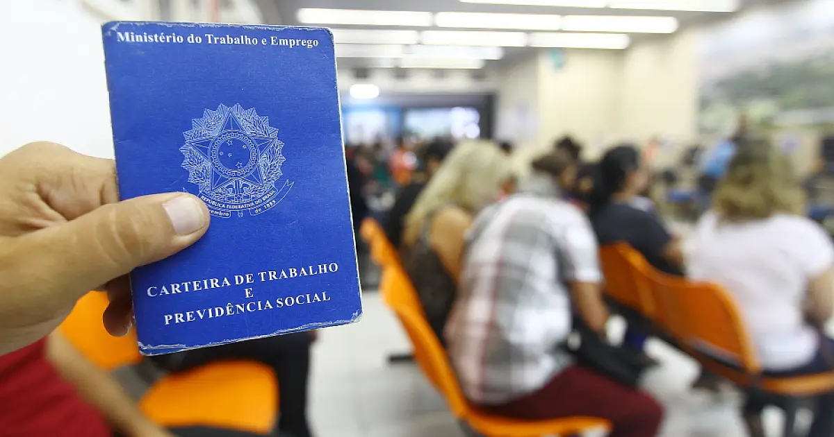 Após feriado municipal, São José retoma atendimento com 735 vagas abertas no PAT