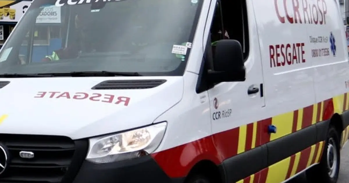 Engavetamento entre três carros mobiliza equipes de resgate na Via Dutra, em São José