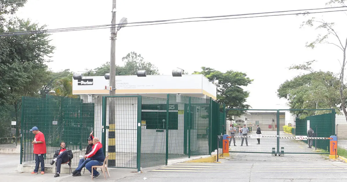 Após anúncio de fechamento, funcionários da Parker paralisam atividades em Jacareí