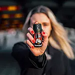 Lei libera compra e porte de spray de pimenta para mulheres maiores de idade