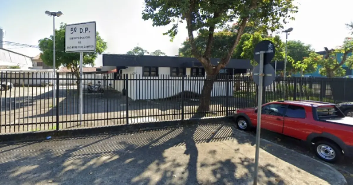 Motorista de caminhão é ouvido pela Polícia Civil após acidente na Dutra em São José
