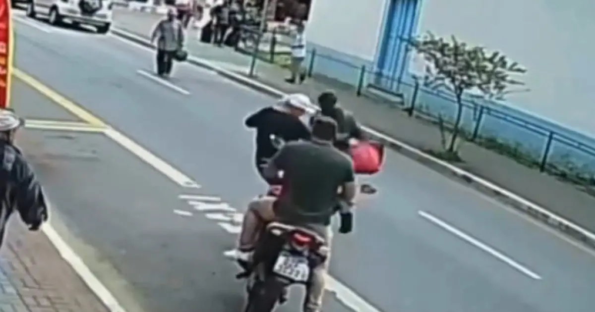 Homem suspeito de furtar bolsa é perseguido e contido por populares em Taubaté