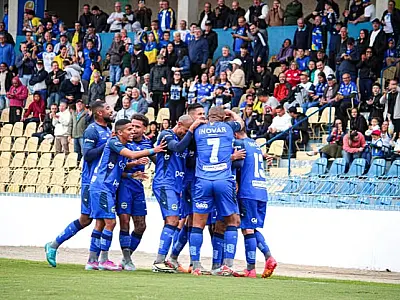 São José enfrenta o São Caetano nesta segunda.