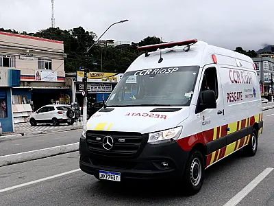 Acidente com quatro carros deixa três feridos na Via Dutra, em Taubaté
