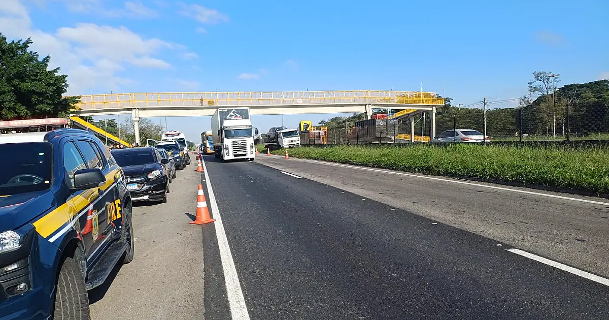 Acidente envolvendo seis veículos é registrado no km 140 da Dutra, em São José
