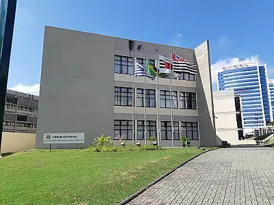 A demolição do imóvel foi realizada após decisão da 1ª Vara da Fazenda Pública do Foro de São José.