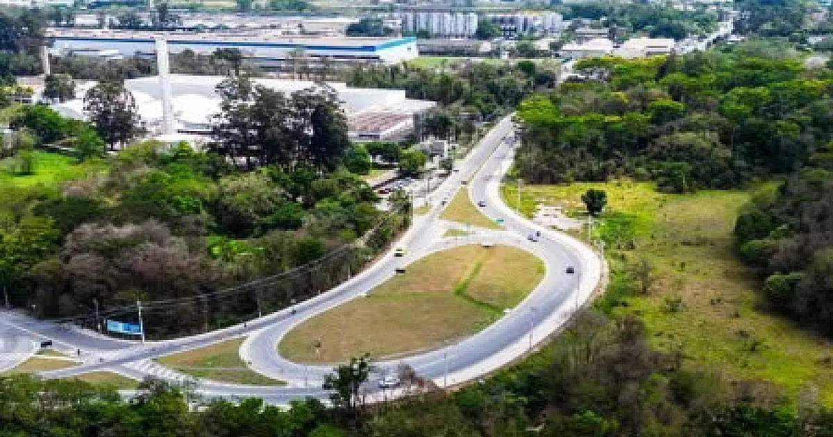 Avenida Castelo Branco segue com interdição parcial em Jacareí